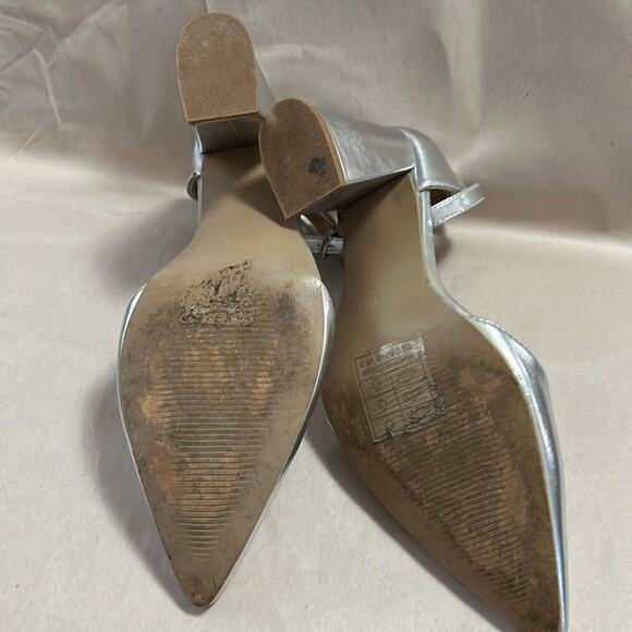 CLAMOROUS METALLIC SLIVER POINTED TOE HEEL SHOES SIZE 9 - Picture 4 of 5